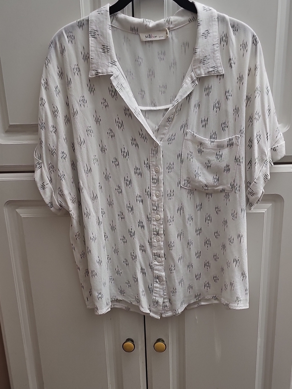 ⚜️Millibon Ivory Button-Down Short Sleeve Shirt with Subtle Gray Print
